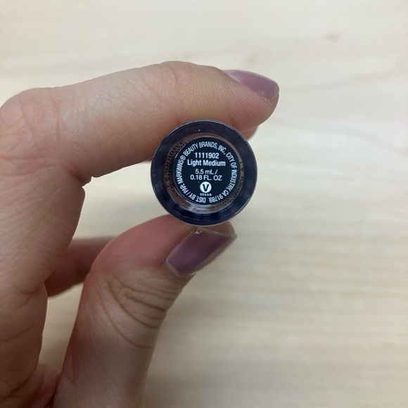 Wet n wild concealer - Picture 3 of 5